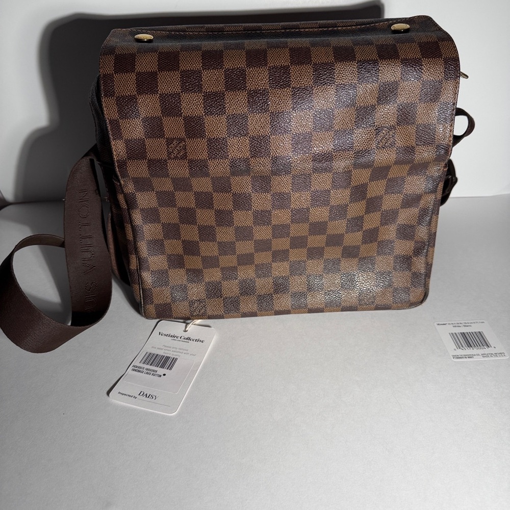 Pre-Love Louis Vuitton Damier Brown Checkered unisex Crossbody Bag - Picture 15 of 16